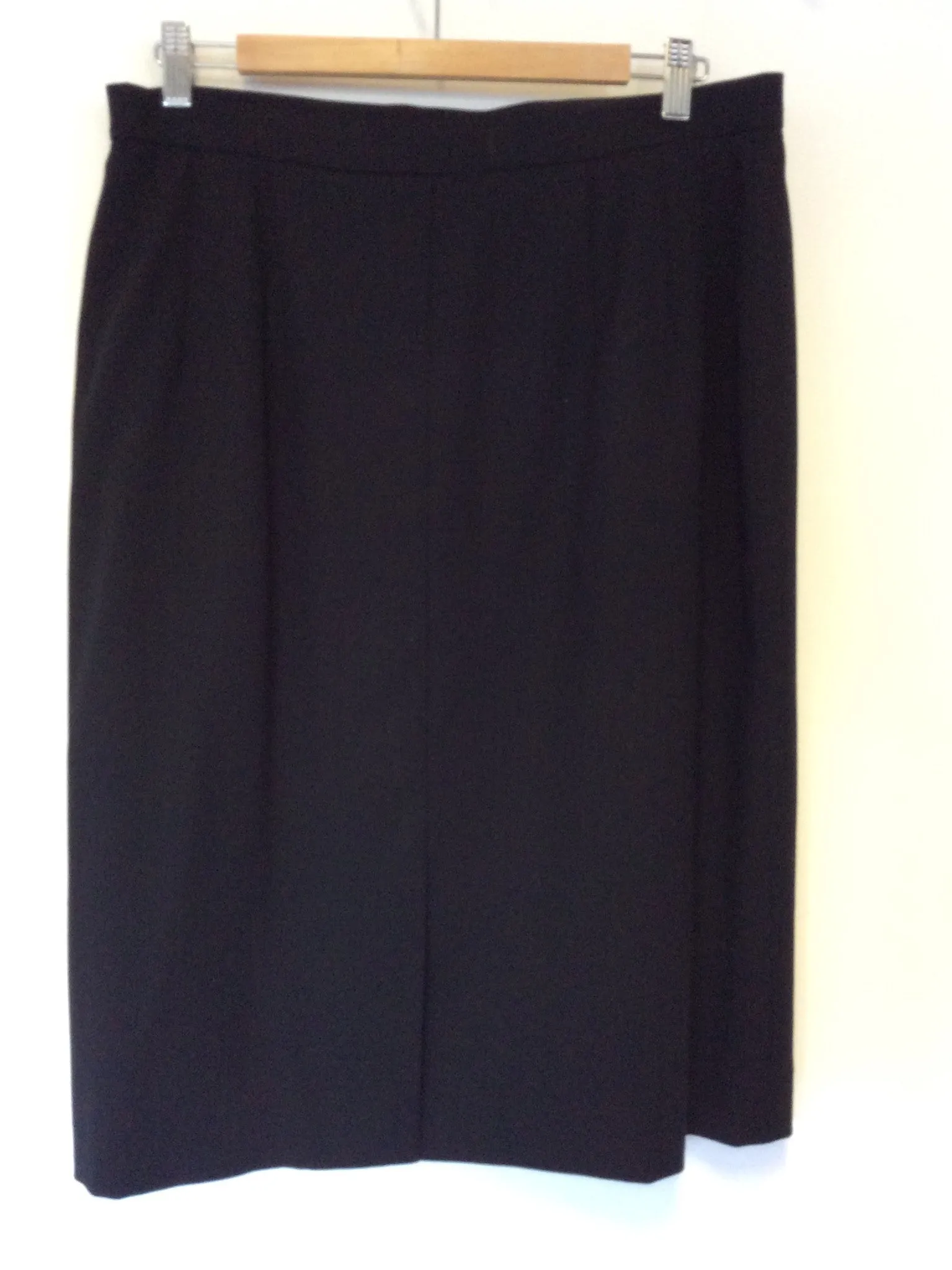AQUASCUTUM BLACK WOOL PENCIL SKIRT SIZE 16